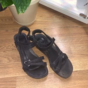Teva Ysidro Wedges